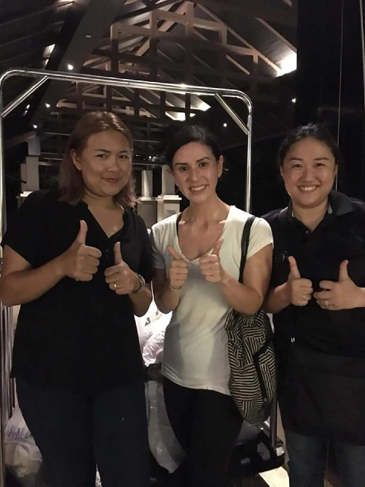 เมื่อเสียงโทรศัพท์ดัง!!! หญิงจิตอาสาเผยความรู้สึก ได้รับโทรศัพท์ทหารสหรัฐ ขอนัดเจอหลังจบภารกิจถ้ำหลวง มันคือความภาคภูมิใจ (รายละเอียด-ภาพ)