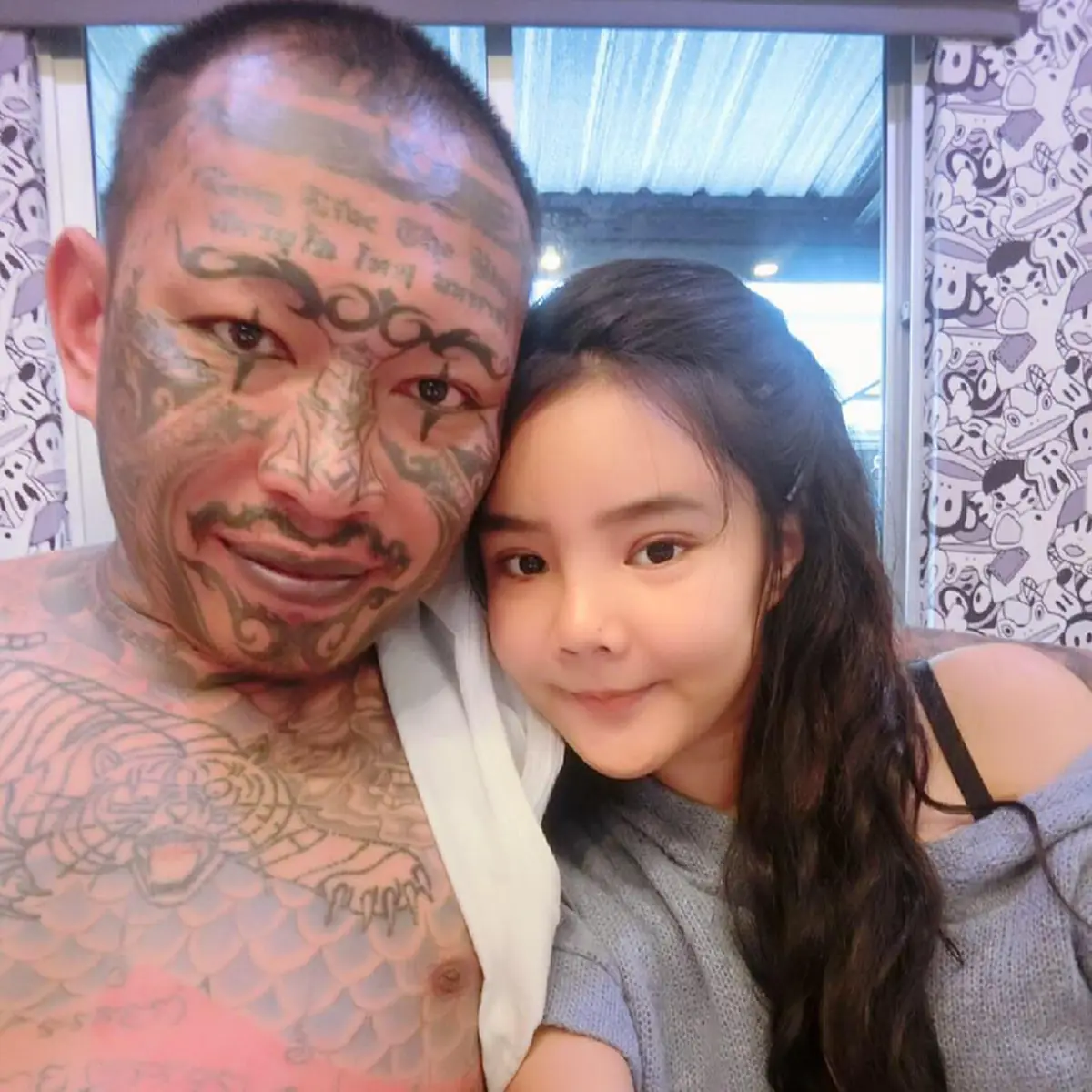 หายหน้าไปนาน !!!! จำได้ไหม "น้องเนย" ภรรยาของเก่ง ลายพราง ล่าสุดเปลี่ยนไปจนแทบจำไม่ได้? ดูแปลกตาไปจากเดิมมาก !!! (ชมภาพ)