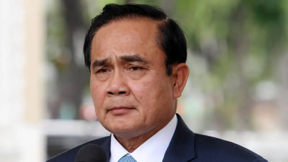 ทำงานกันเป็นทีม!!! "กิตติรัตน์"โผล่มาอีกคน ซัดรัฐบาล "ไม่มีความสุจริต"สั่งซื้อเรือดำน้ำ...ไม่วายอวยโครงการรับจำนำข้าวทำเศรษฐกิจเติบโตสุดๆ!!!