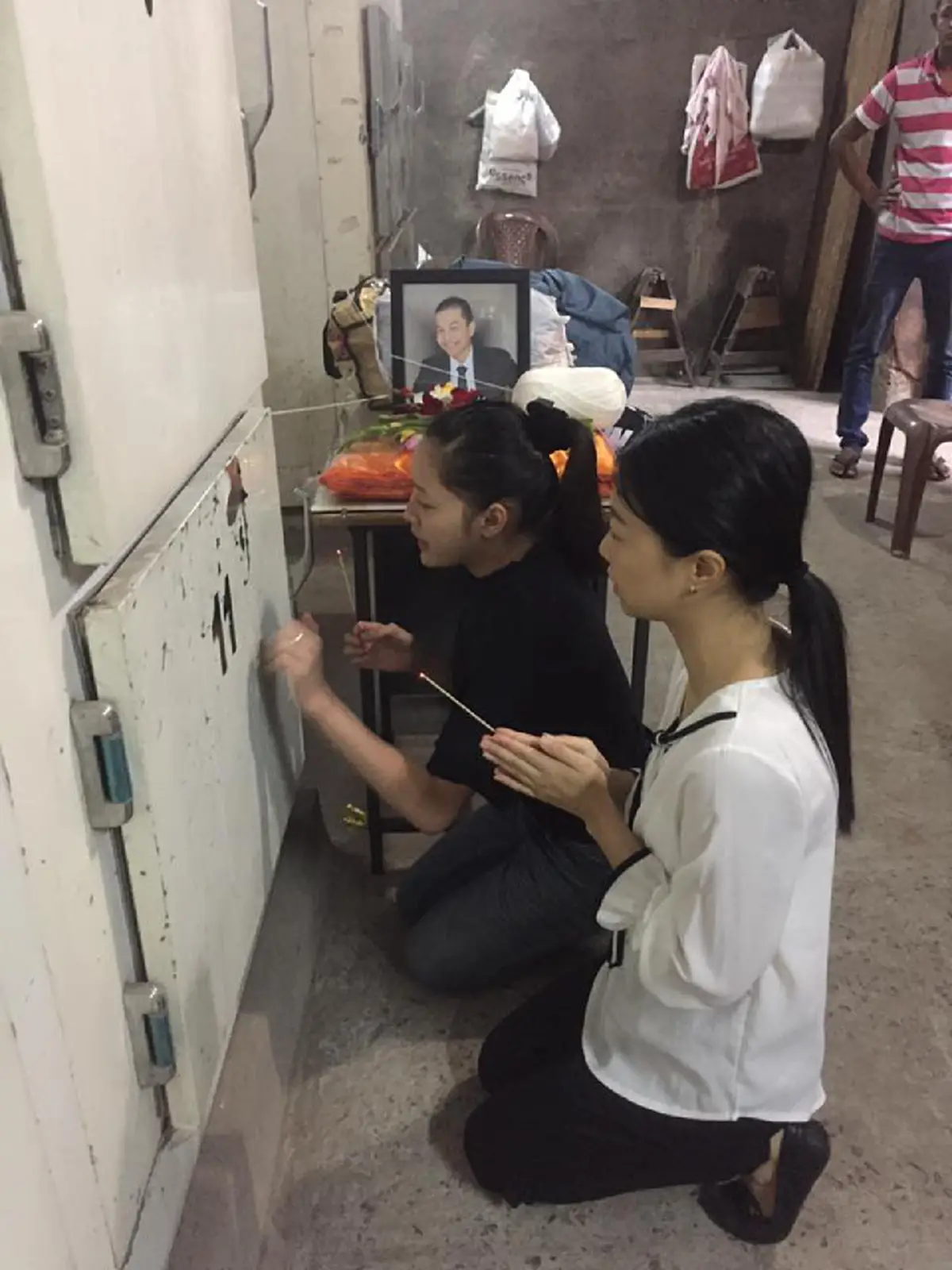 สุดสะเทือนใจ!!! เปิดใจทั้งน้ำตา ครูสาวรักศิษย์หนุ่มวัย16 และการสูญเสียที่ ไม่มีวันกลับมา...ความจริงอยู่ตรงนี้แล้ว!!!(รายละเอียด)
