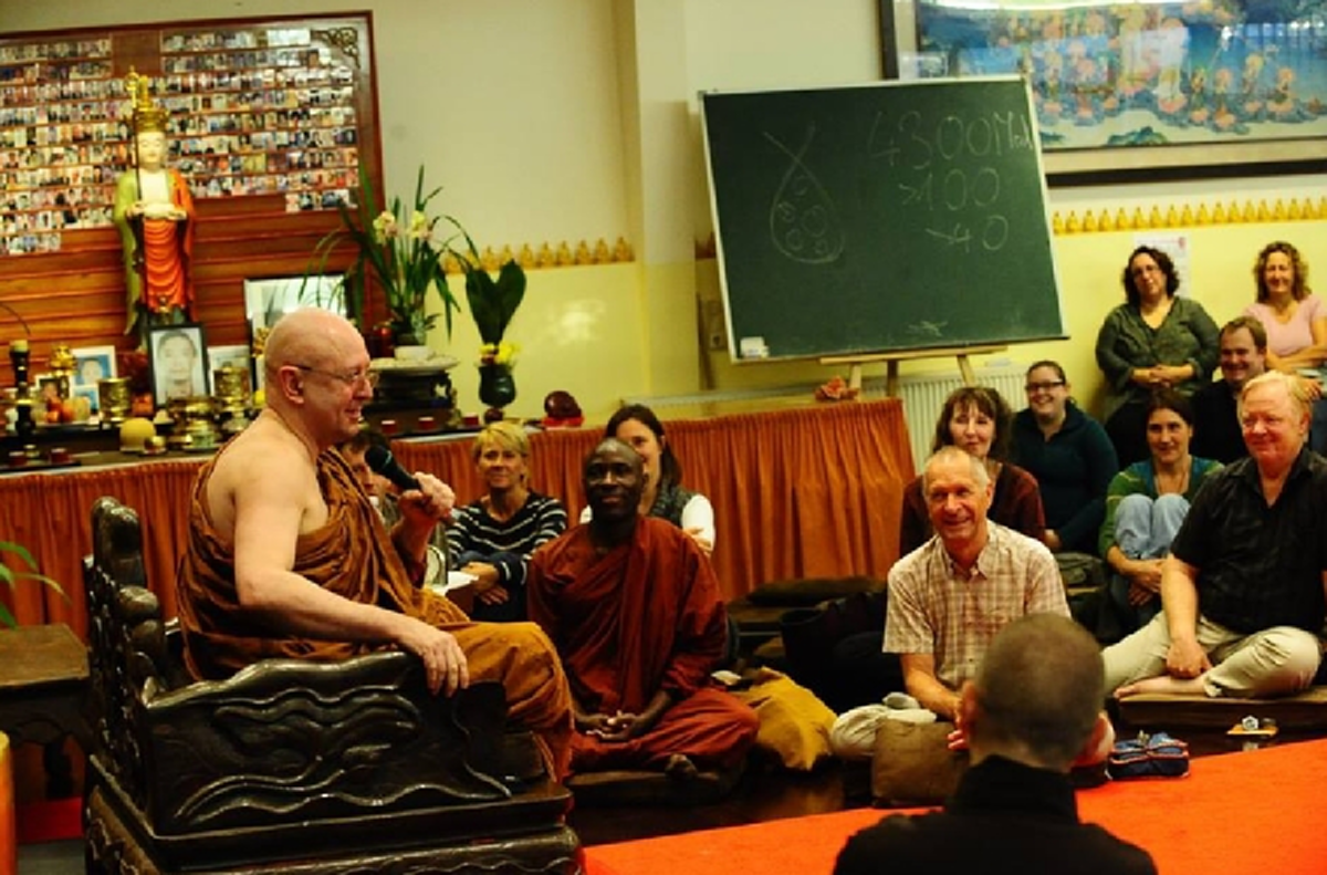 กราบสาธุรัวๆ!! " ภิกษุผิวสี " จากยูกันดา พระสงฆ์ชาวแอฟริกันรูปแรกในพระพุทธศาสนา ที่เลือกเดินทางตามรอยพุทธศาสนาและเผยแพร่ธรรมในทวีปแอฟริกา