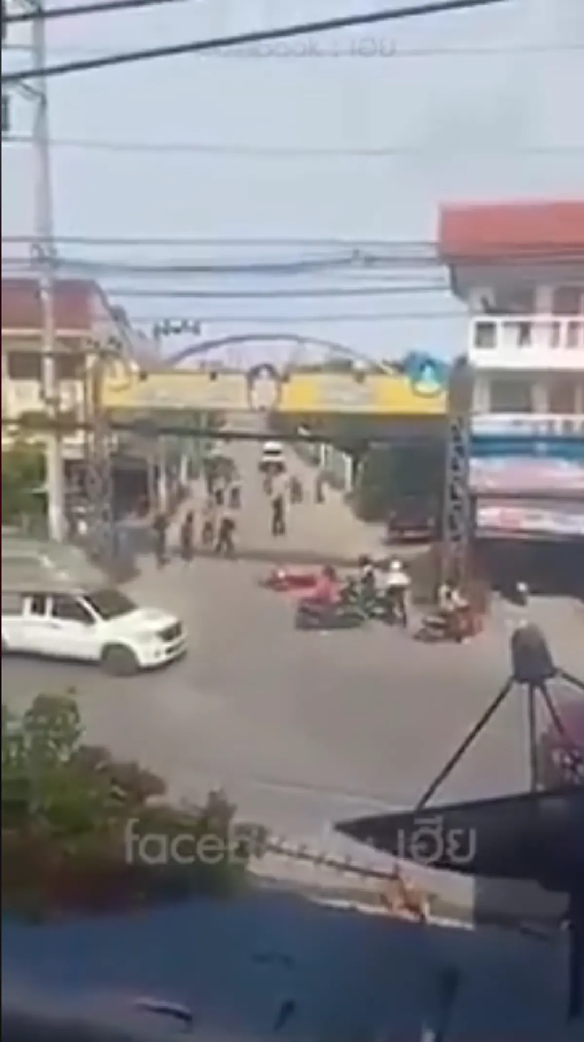 คลิปวัยรุ่นตีกัน