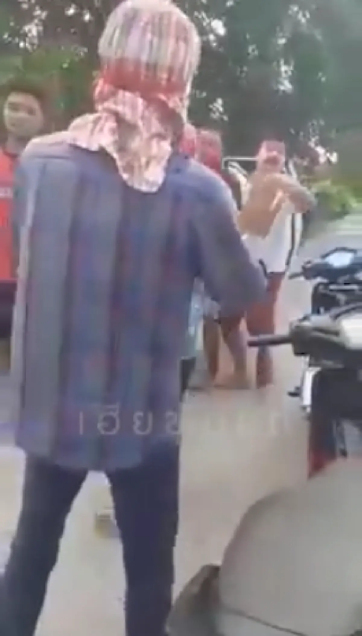 หนุ่มได้ยินเสียงเบิ้ลเครื่องไม่ได้ หัวร้อนบ้องหูฝ่ายตรงข้าม
