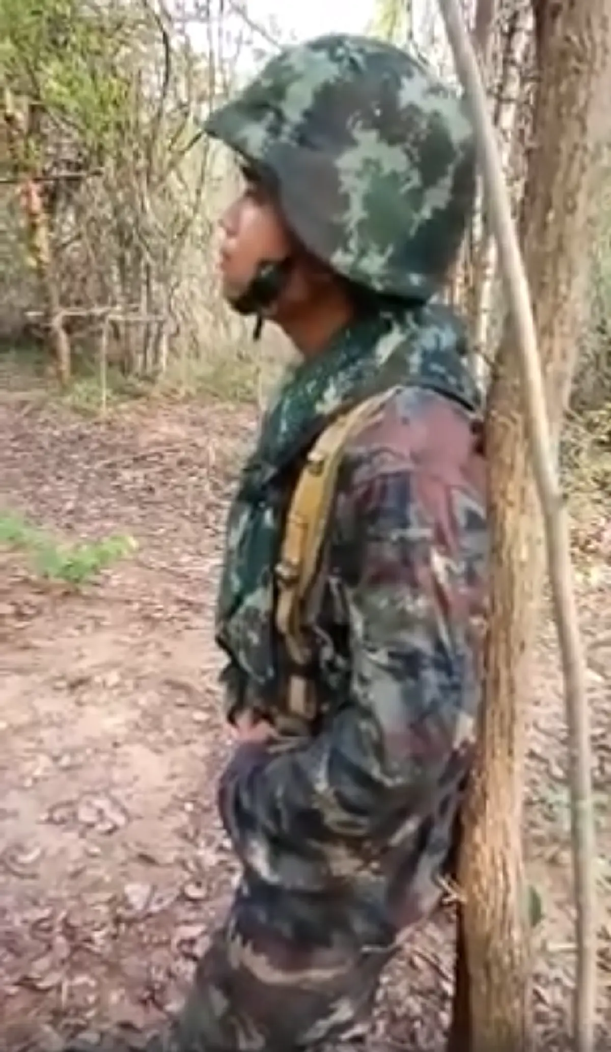 หนุ่มทหารชายแดนครวญเพลง ถึงคนที่คิดถึงสุดหัวใจ..แค่เปล่งเสียงท่อนแรก น้ำตาไหลทั้งโซเชียล(คลิป)
