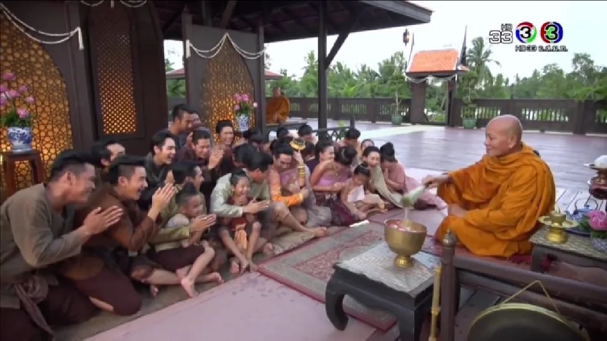 รู้ก่อนใครอ่านเลย !!! "รอมแพง" เผยความลับ? เด็กที่นั่งตัก "หลวงสรศักดิ์" - "หลวงเรือง" แท้จริงคือผู้สูงศักดิ์ในภายภาคหน้า !! (มีภาพ)