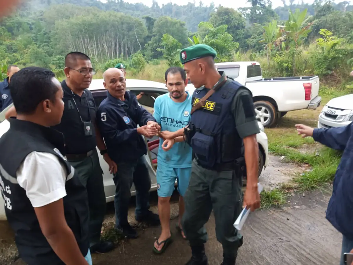 วินาทีรวบ "ศักดิ์ ผาสุก" หัวหน้าแก๊งนักมวย จ่อยิงอริดับผับกลางเมืองระนอง!