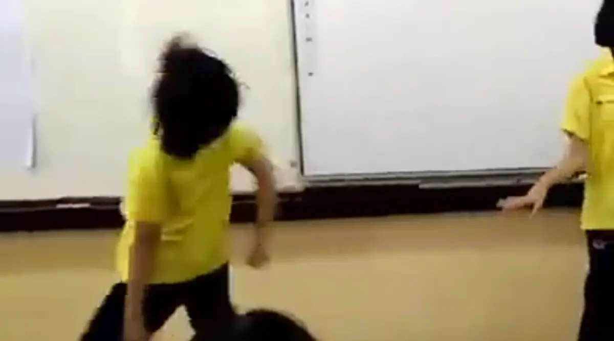 พอเพลงถึงท่อนพีค ปล่อยไม่ยั้ง เพื่อนข้างๆต้องอาย
