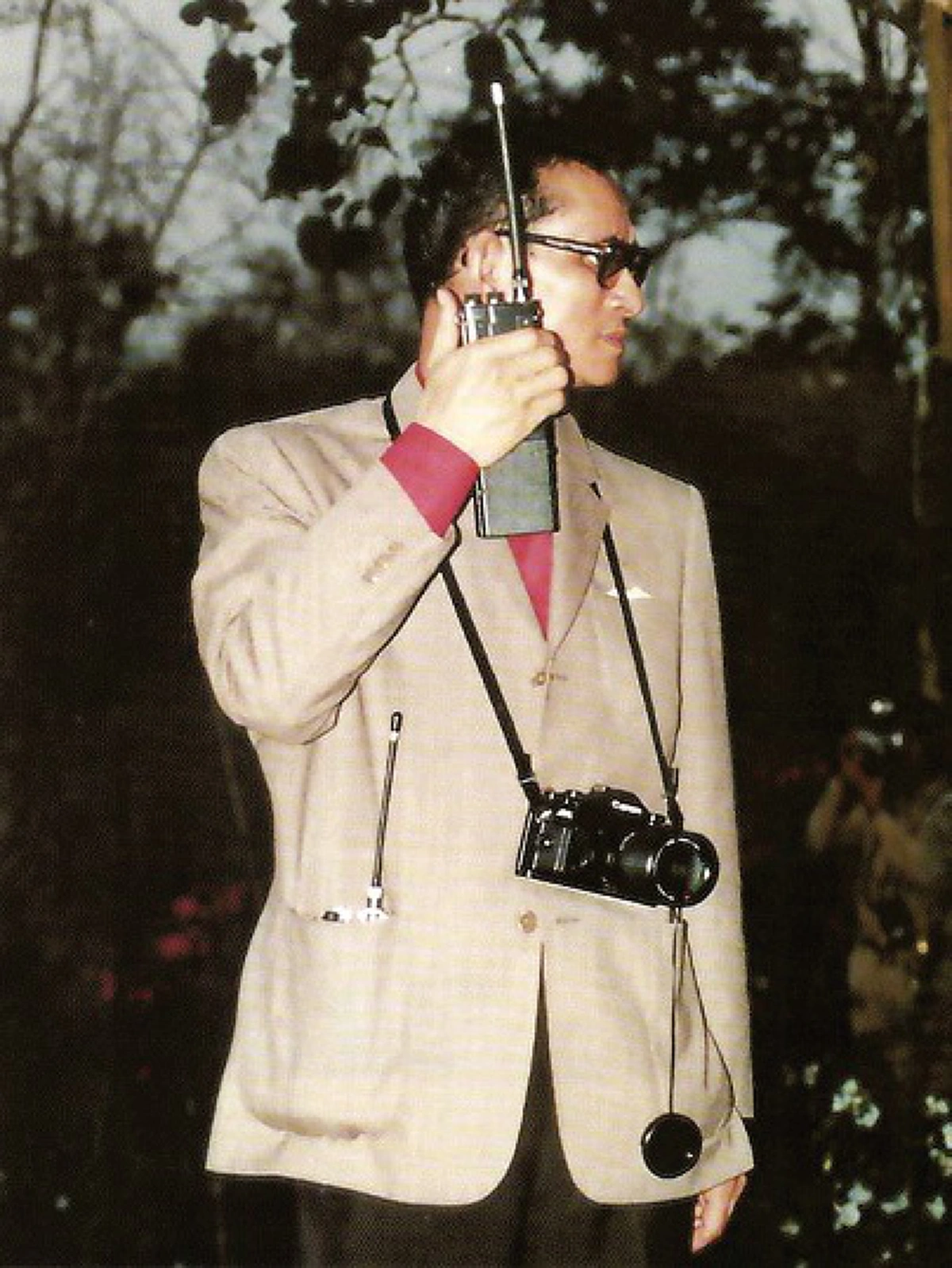 ในพระราชหฤทัยมีแต่พสกนิกร!! ผู้ใกล้เบื้องพระยุคลบาท เล่า...เหตุผลที่พ่อหลวง ร.9 ทรงติด "โทรศัพท์มือถือ" มาก แม้บรรทมก็ไม่วางห่างพระวรกาย