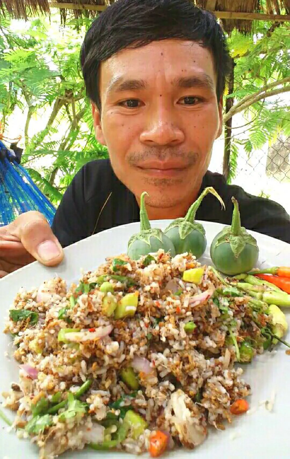 เขานี่ล่ะตัวจริงเสียงจริง !! เปิดภาพ "บัวไล" เน็ตไอดอลลาว ที่โด่งดังเรื่องทำอาหาร แต่ละเมนูเห็นแล้วน้ำลายแตก !!! (ชมภาพ)