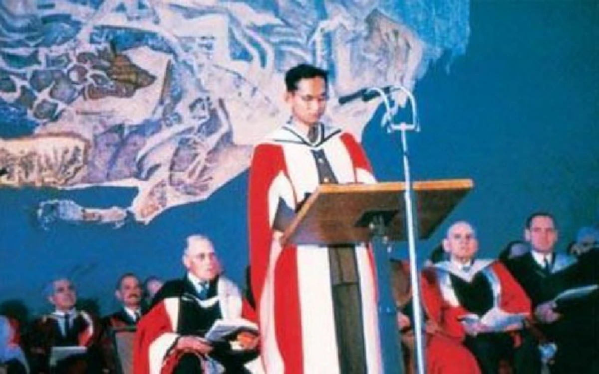 “ในหลวงร.๙” เคยโดนชาวต่างชาติโห่ไล่ แต่สุดท้ายกลับกลายเป็นเรื่องที่ทำให้ “จดจำ” ไม่รู้ลืม!!