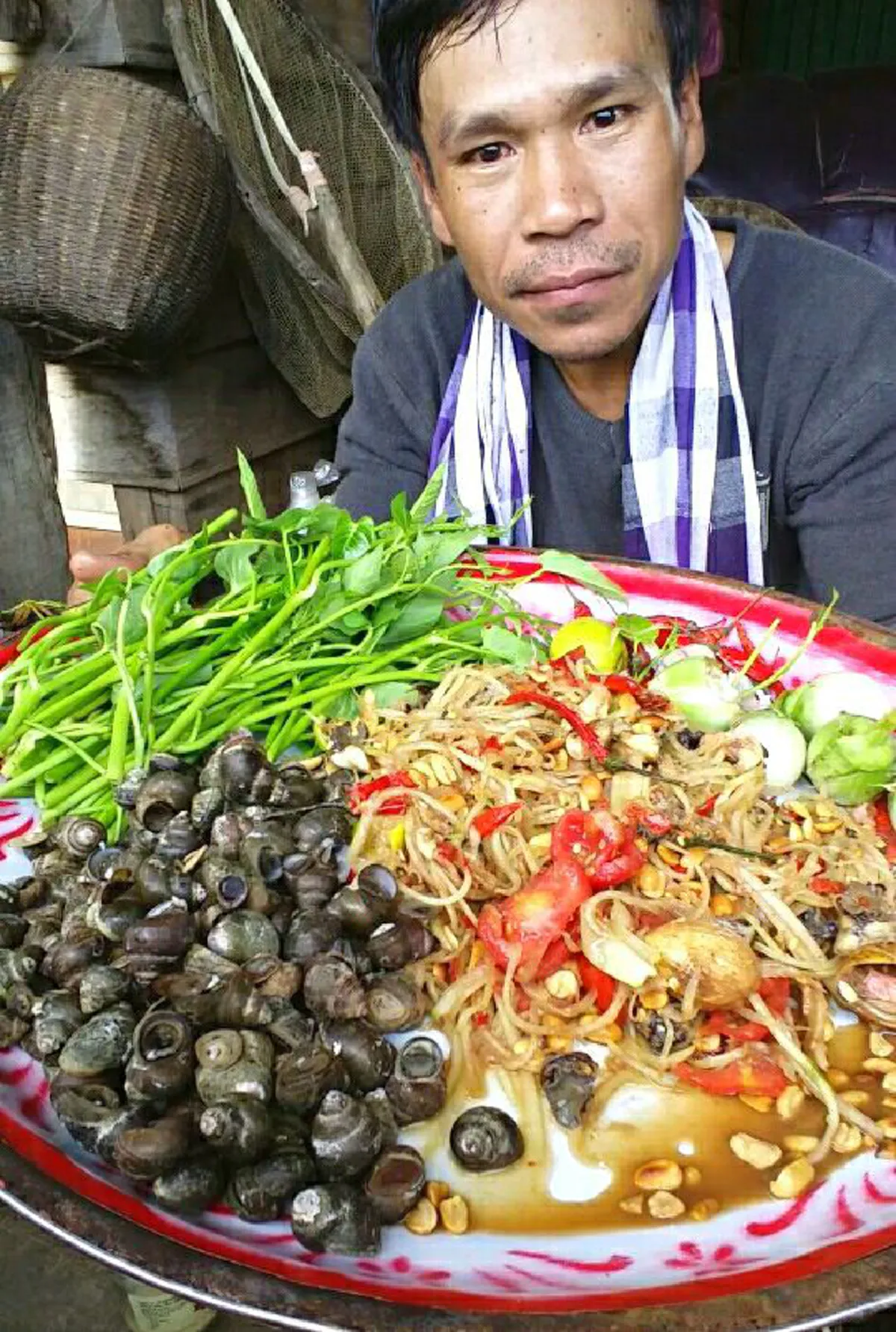 เขานี่ล่ะตัวจริงเสียงจริง !! เปิดภาพ "บัวไล" เน็ตไอดอลลาว ที่โด่งดังเรื่องทำอาหาร แต่ละเมนูเห็นแล้วน้ำลายแตก !!! (ชมภาพ)