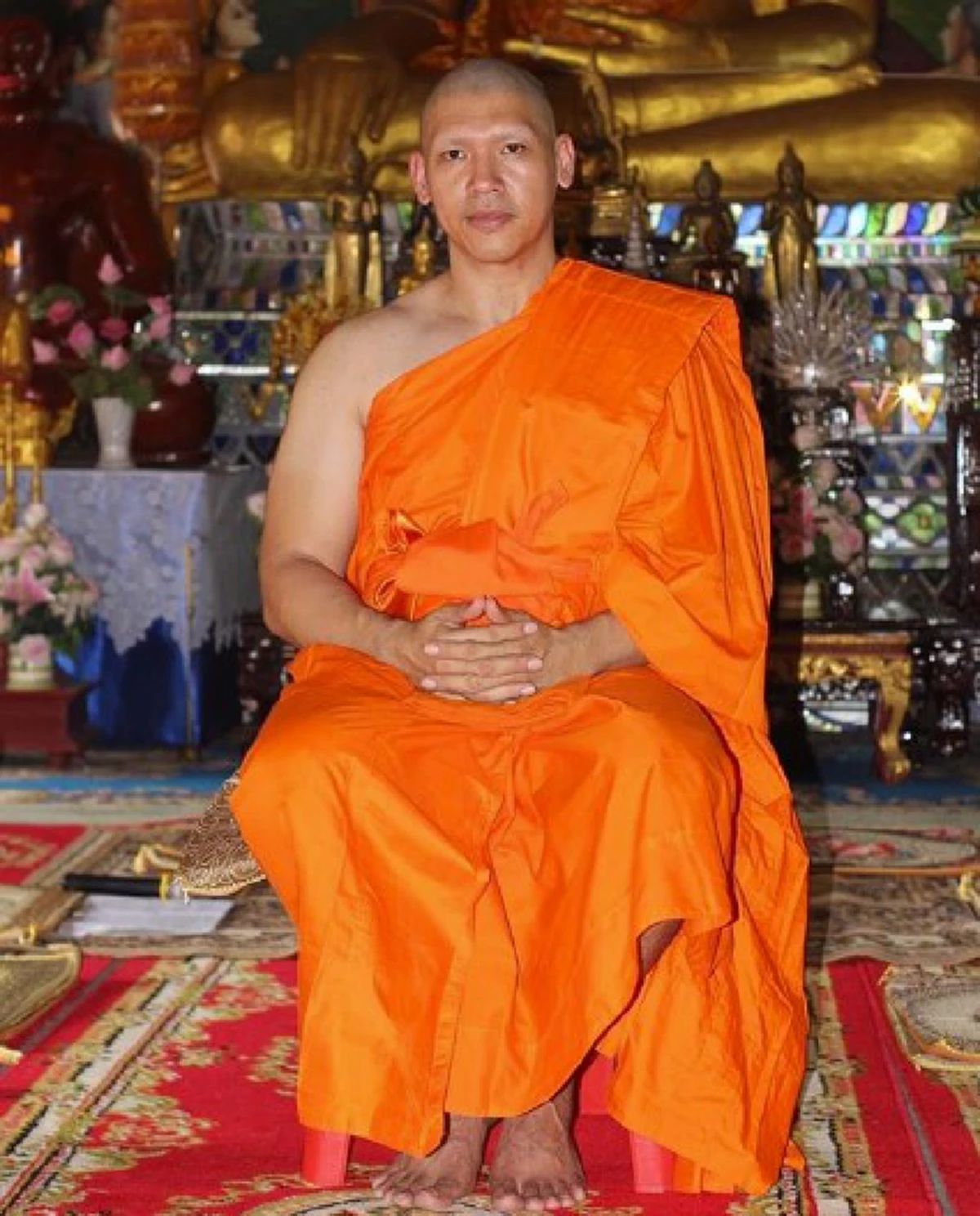 เข้าสู่ร่มกาสาวพัสตร์!!! "เอก เอกริน" สามี "บุ๋ม ปนัดดา" ปลงผมบวช เข้าพิธีอุปสมบท ชาวเน็ตร่วมอนุโมทนาบุญ ! (ชมภาพ)