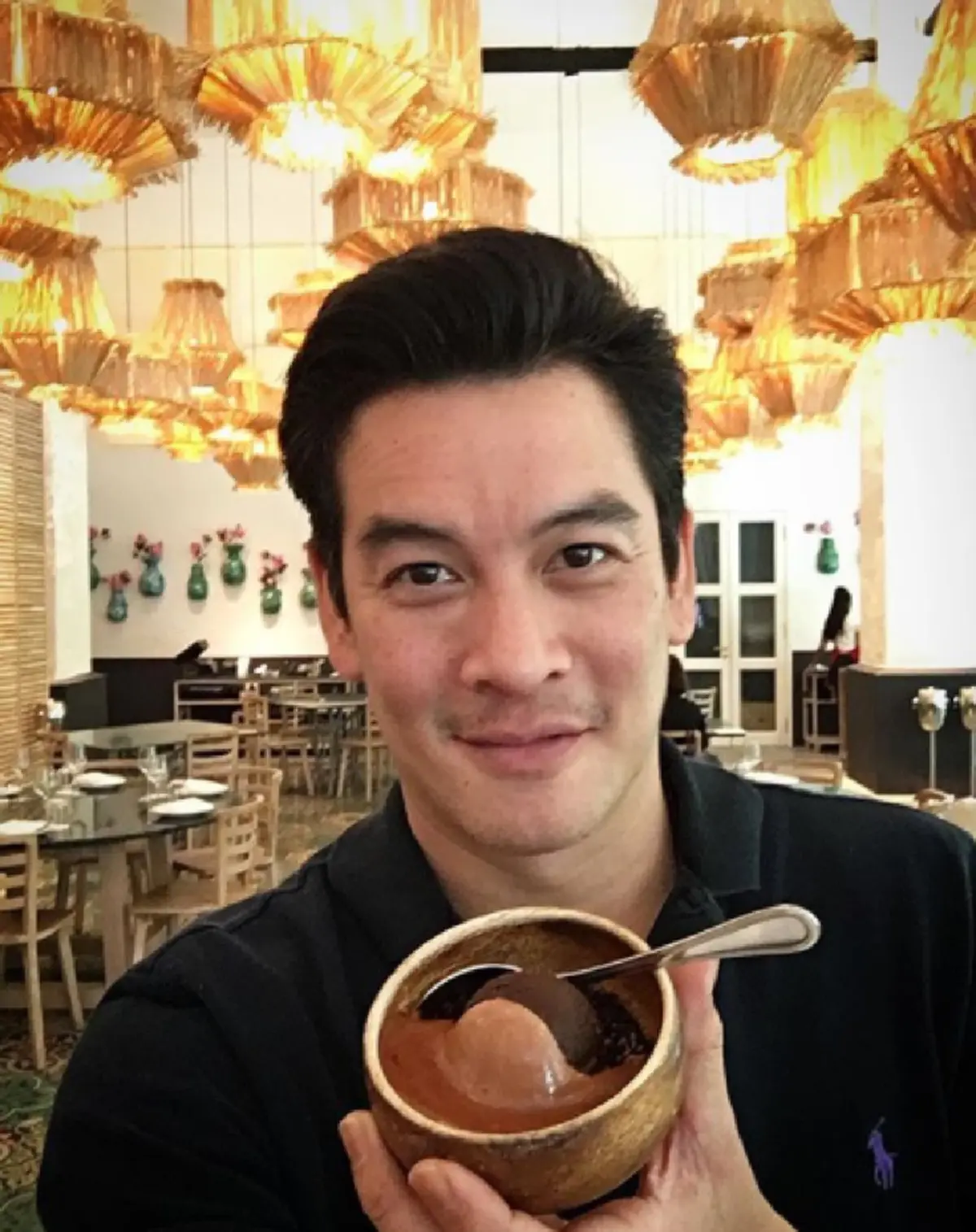 ม้วนเดียวรู้เรื่อง!!! "ชาคริต" ตอบชัด..สาเหตุที่แท้จริง โดนถอดพิธีกรรายการดัง หลังถูกครหาทำงานเสียหาย ทำชาวเน็ตเม้นต์กันรัวๆ!?