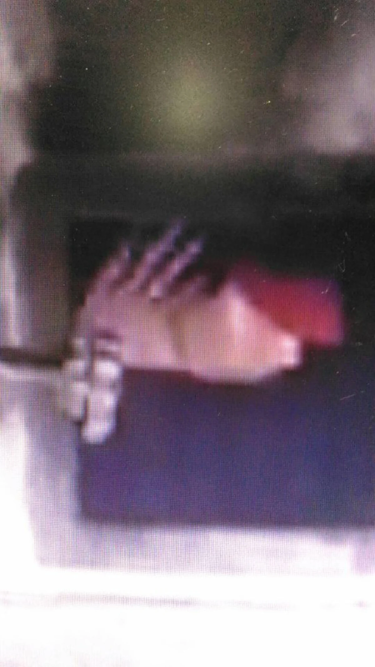 ลองดีจนเจอ...? แชร์สนั่นคลิปหนุ่มทดสอบสิ่งลี้ลับ (วิญญาณ) นั่งในเมรุเผาศพ-เปิดเพลงธรณีกรรแสง ทำขนลุกซู่เมื่ออยู่ดีๆ มีมือปริศนาโผล่!! (คลิป)