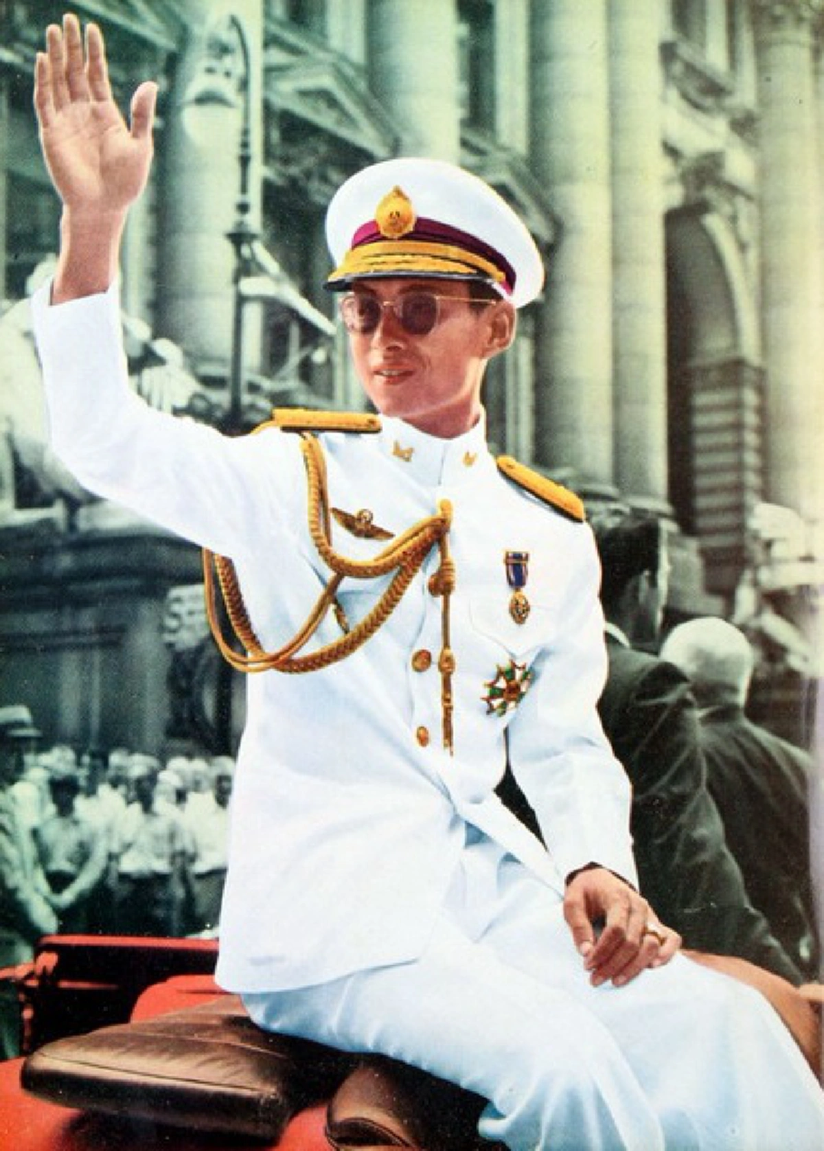 บุญของแผ่นดินไทย!! "ในหลวงทรงค้นพบว่า "ราชสมบัติ" อันมีค่ายิ่ง คือ "ประชาชน" ความคิดของยุวกษัตริย์ สู่ พระราชปณิธานของมหาราชผู้ยิ่งใหญ่ !!