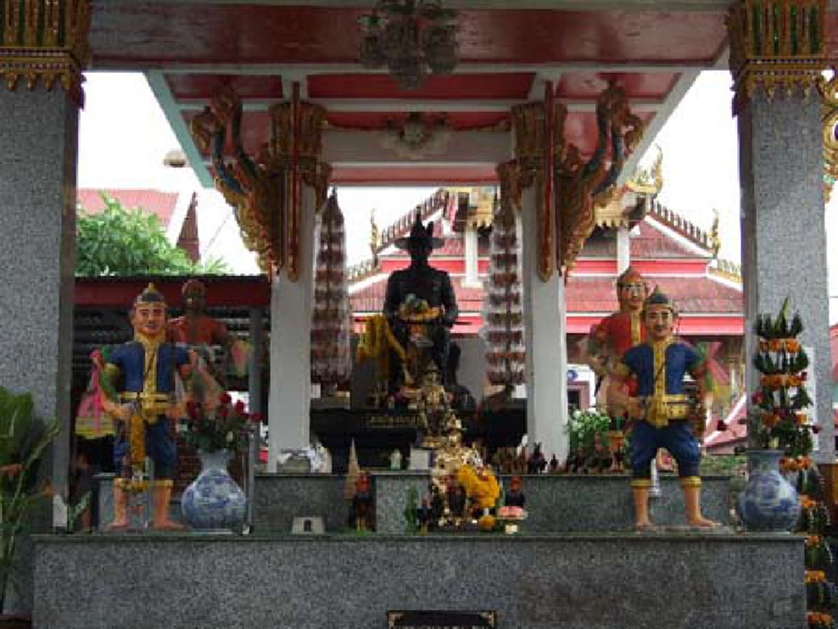 วันพระราชสมภพ "พระเจ้าตากสินมหาราช" ๑๗ เมษายน...มีเคล็ดวิธีบูชา เห็นผลทันตา!! ขอเรื่องอะไรได้บ้าง..ลองดู.