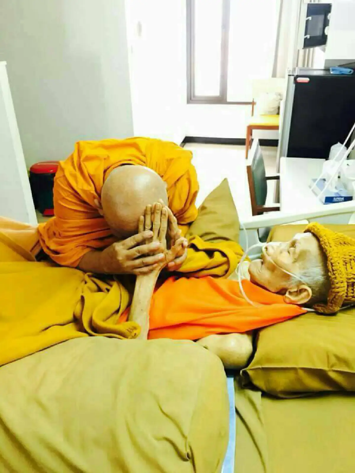 สิ้นแล้วพระเกจิดัง "หลวงพ่อรวย ปาสาทิโก"แห่งวัดตะโก  มรณภาพ สิริอายุ 95 ปี