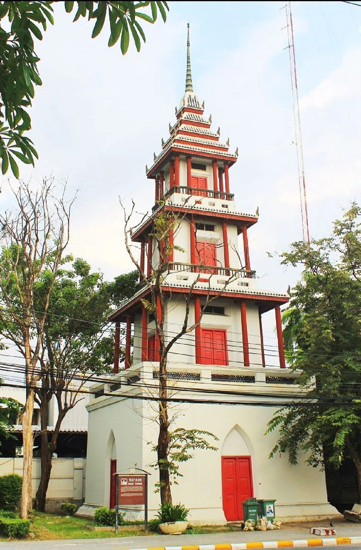 พลิกตำนานสยาม!! "หอกลองพระนคร" กลอง ๓ ใบที่เป็นสัญญาณเตือนเหตุการณ์ในสมัยกรุงรัตนโกสินทร์ เปิดบันทึก...กลองใบที่ ๓ ที่ไม่เคยใช้ตีเลย !!!