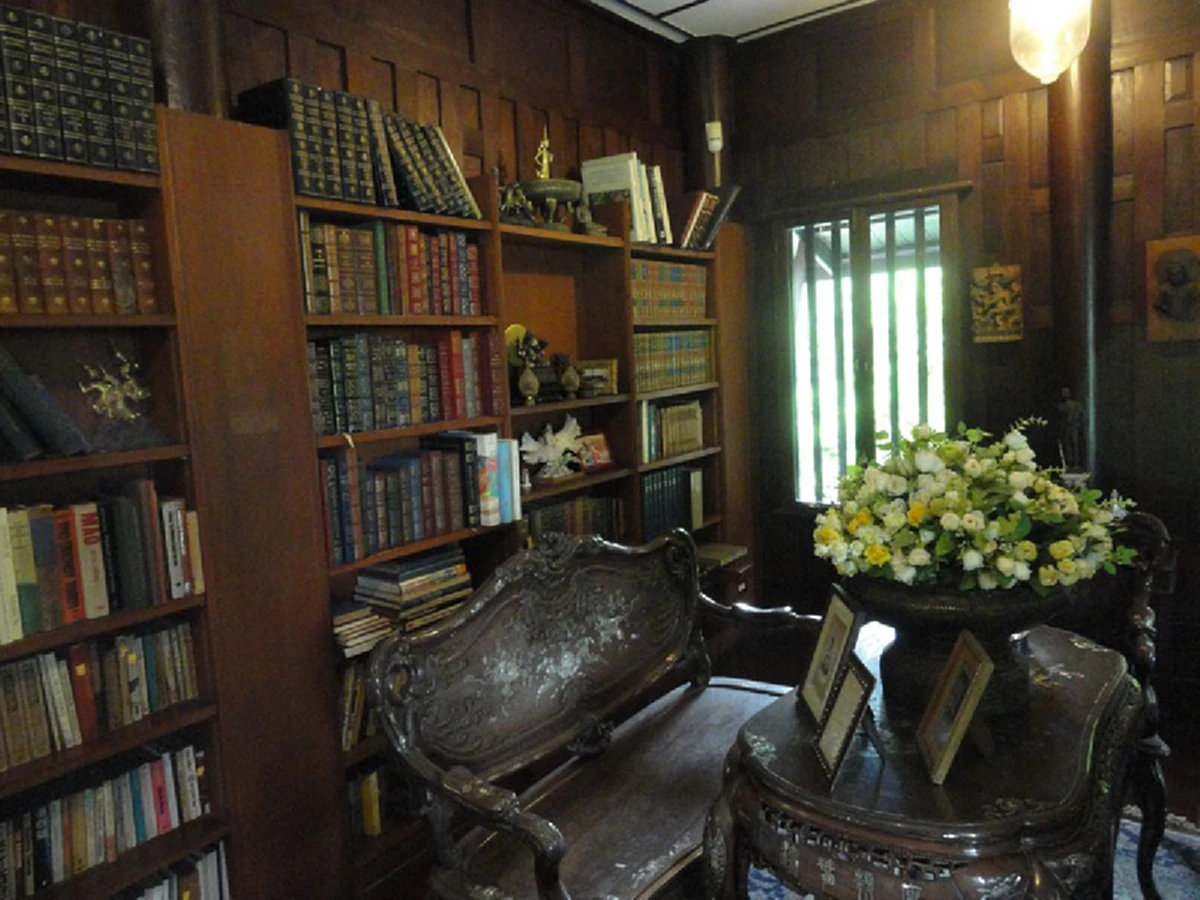 ย้อนรำลึกวันวานในอดีต..วันที่ ๙ ตุลาคม พ.ศ. ๒๕๓๘ " หม่อมราชวงศ์คึกฤทธิ์ ปราโมช " ถึงแก่อสัญกรรม อดีตนายกรัฐมนตรีคนที่ ๑๓..