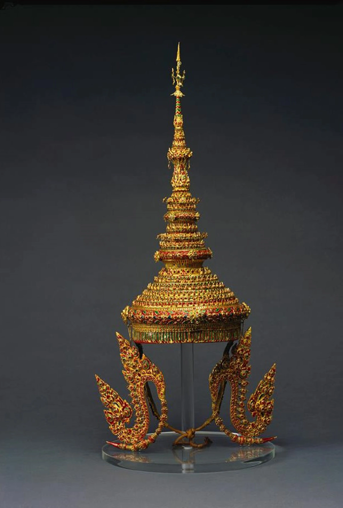 เป็นบุญตายิ่งนัก!! เผยภาพ "มงกุฎทองคำ" ที่รัชกาลที่ ๔ พระราชทานให้ "สมเด็จพระนางเจ้าวิคตอเรีย" แห่งประเทศอังกฤษ เพื่อเจริญสัมพันธไมตรี(คลิป)