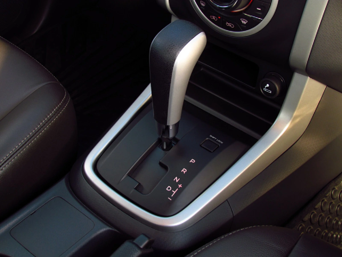 มือใหม่หัดขับควรรู้ไว้!! เคล็ดลับ "จอดรถบนทางชัน" สำหรับคนขับรถเกียร์ออโต้ ที่ทำได้ง่ายๆ แต่หลายคนอาจคาดไม่ถึง อ่านแล้วแชร์บอกต่อ