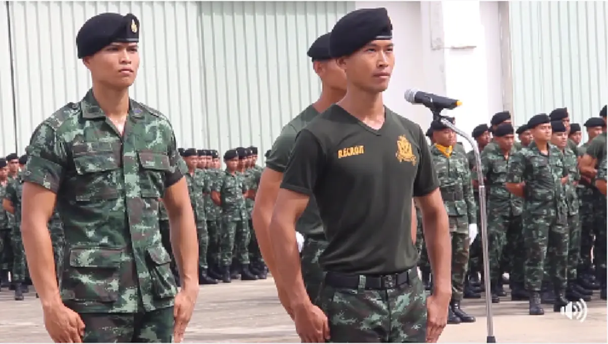 สุดติ่งทหารไทย!! ทหารหนุ่ม พูดอังกฤษไม่ติดขัด  ได้ฟังแล้วจะยิ่งรักทหารมากขึ้น (มีคลิป)