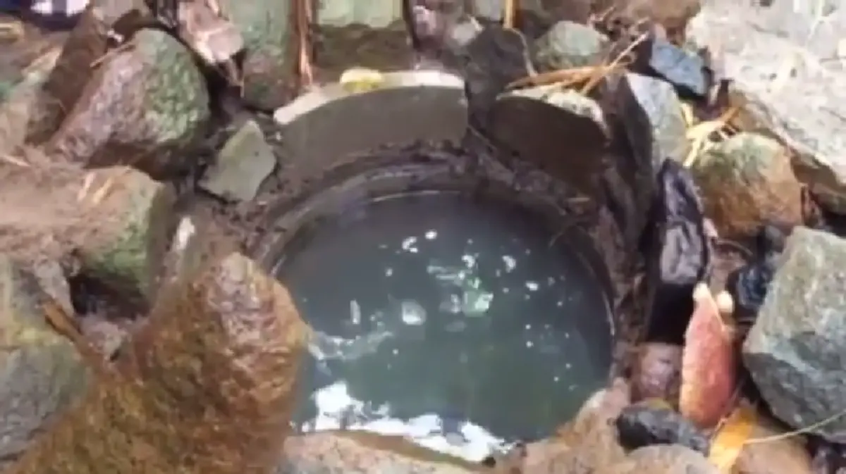 อัศจรรย์..ถ่ายภาพติดพญานาค!! คณะปฏิบัติธรรม สำรวจ บ่อน้ำทิพย์บ้านผีกองกอย ถ่ายภาพมาเจอพญานาคเต็ม ๆ  ยกมือสาธุ ทั้งคณะ (คลิป)