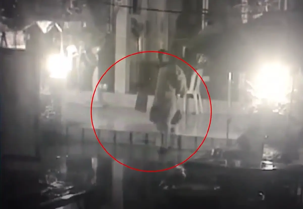 คลิปวินาที "พระพยอม" ลื่นล้มหัวกระแทกขอบปูนจนแตก เลือดอาบ เย็บ 11 เข็ม ล่าสุดอาการปลอดภัยแล้ว (คลิป)