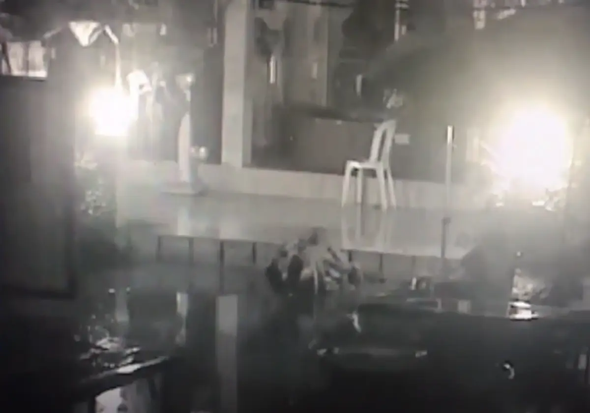 คลิปวินาที "พระพยอม" ลื่นล้มหัวกระแทกขอบปูนจนแตก เลือดอาบ เย็บ 11 เข็ม ล่าสุดอาการปลอดภัยแล้ว (คลิป)