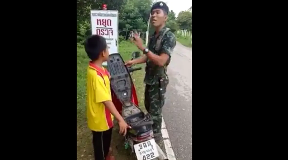น้องบัตรผ่านไม่มี ใบขับขี่ไม่มี ไม่สวมหมวก...อย่างนี้ต้องโดนทำโทษ