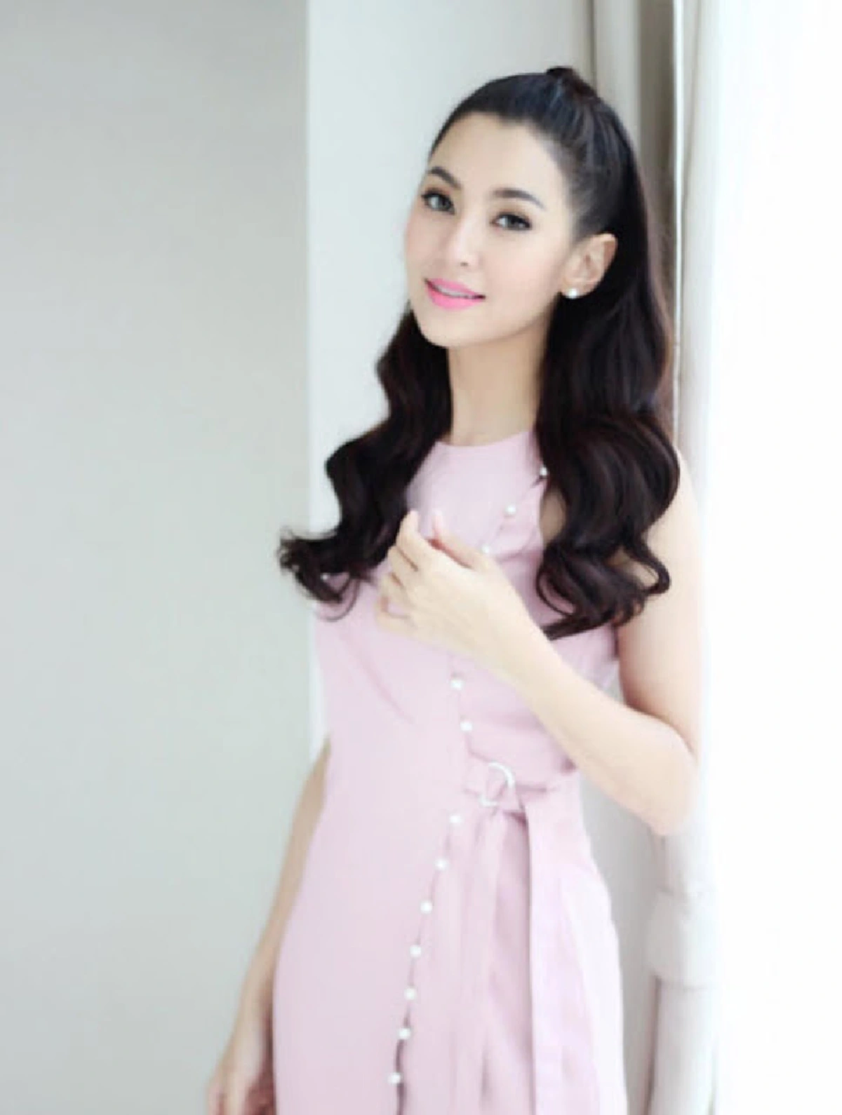 #ขยี้ตารัวๆ!! ส่องภาพ “ก่อนเข้าวงการ” ของ “เบลล่า ราณี” นางเอกสาวชื่อดัง แทบไม่เชื่อสายตา เห็นแล้วบอกเลย ถึงกับช็อกตาค้าง !! (ชมภาพ)