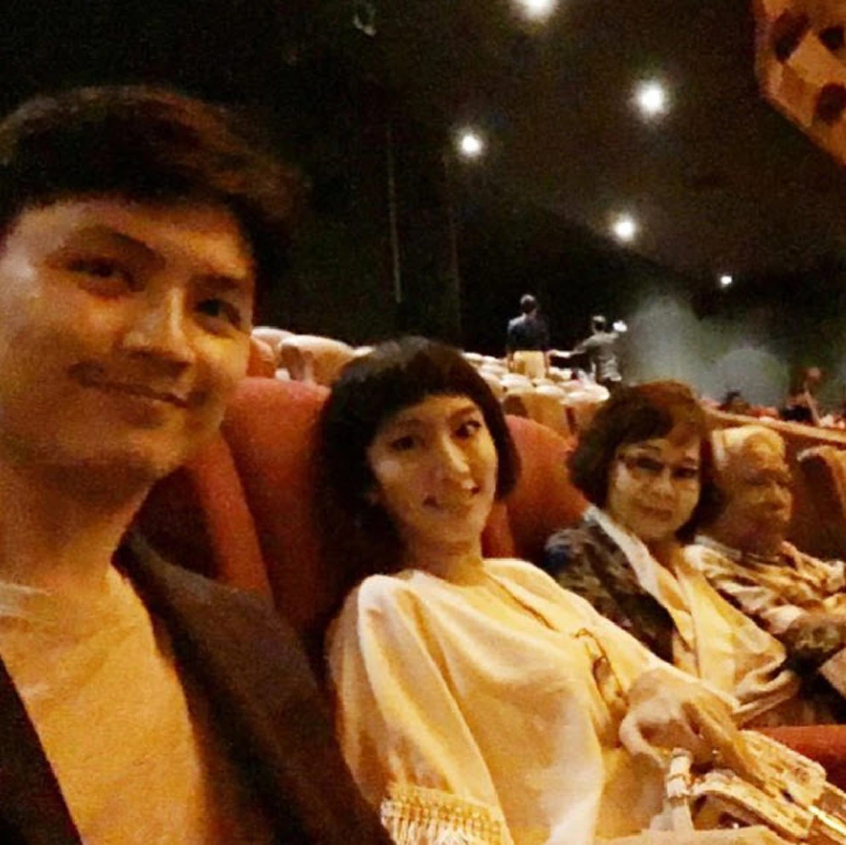 **หายไปนานมาก !!! ไม่อยากจะเชื่อ ! นี่คือชีวิตหลังแต่งงานของ "แอร์ ภุมวารี" และสามี เปลี่ยนไปขนาดไหนตามไปดู ? (ภาพ)