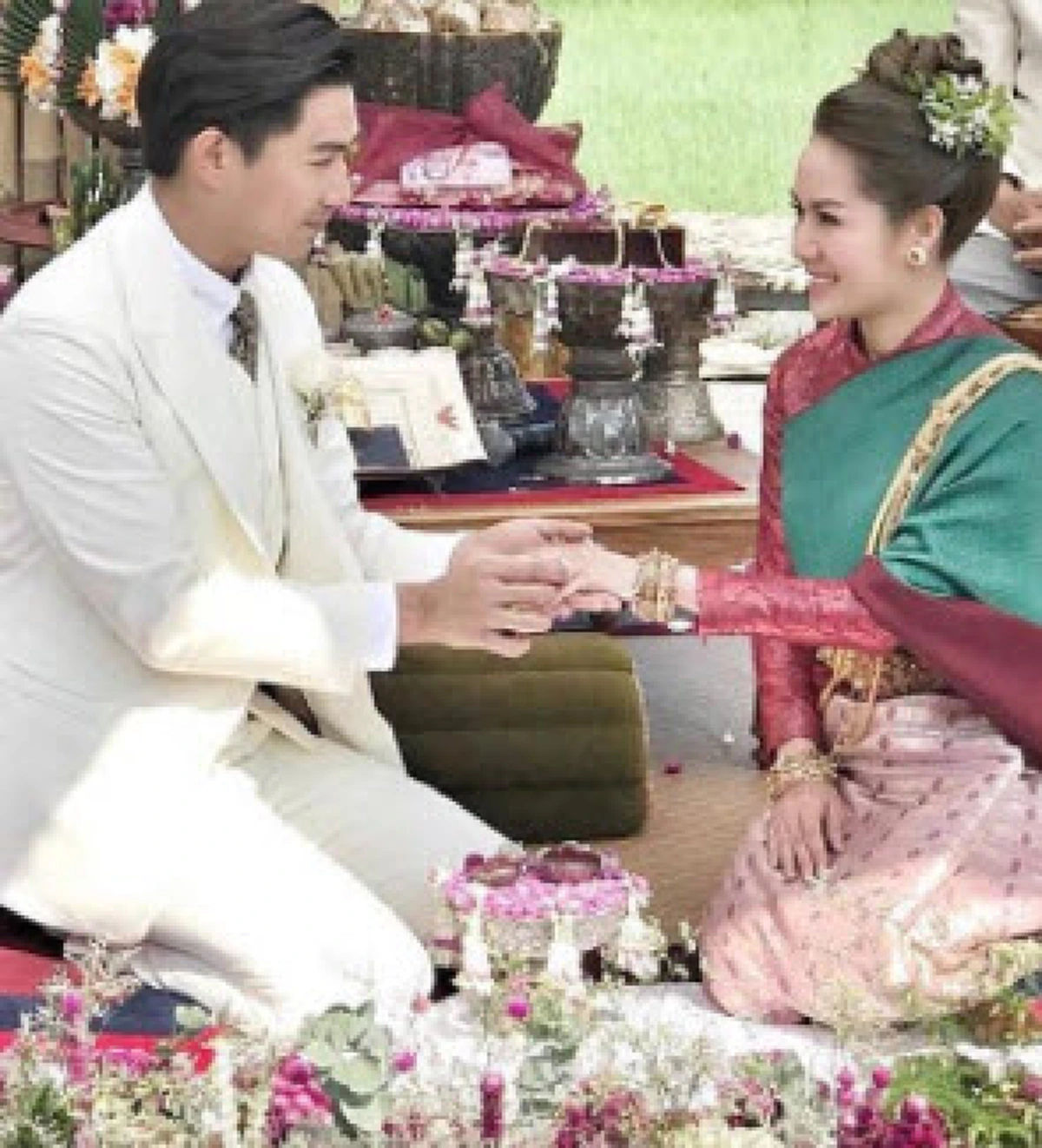 พระองค์หญิงทรงเมตตา ... "นิว - เป๊ก" สุดซาบซึ้ง "พระองค์เจ้าสิริวัณณวรีนารีรัตน์" ทรงเมตตาประทานพร ในพิธีหมั้นที่จังหวัดเชียงใหม่(ภาพ)