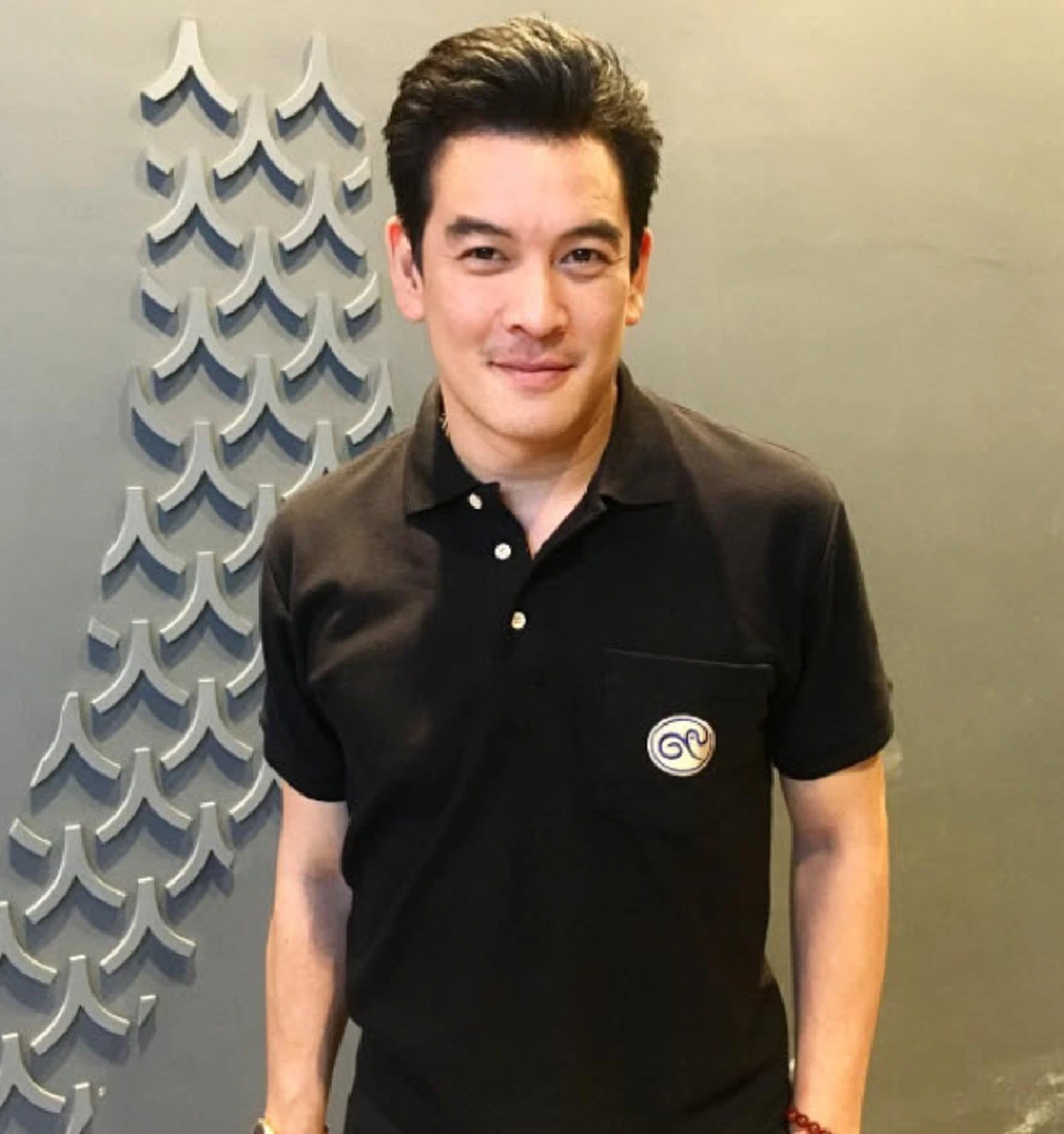 ย้อนเส้นทางรัก !! เพลย์บอยตัวพ่อของวงการ "ชาคริต แย้มนาม" ก่อนประกาศแต่งงานสายฟ้าฟาดกับสาวออฟฟิศนอกวงการ !!??