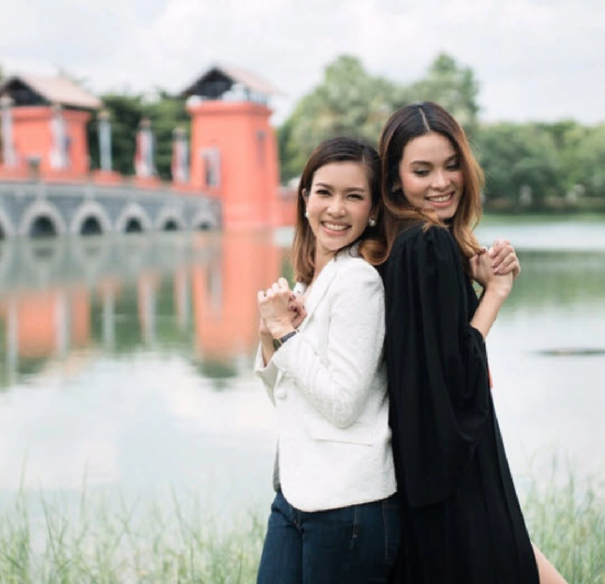 เปิดภาพ !! "บิว" น้องสาวผู้ประกาศข่าวชื่อดัง "ไบร์ท พิชญทัฬห์" ที่หลายคนไม่เคยเห็น..บอกเลยงานดีทั้งบ้าน !! (ชมภาพ)