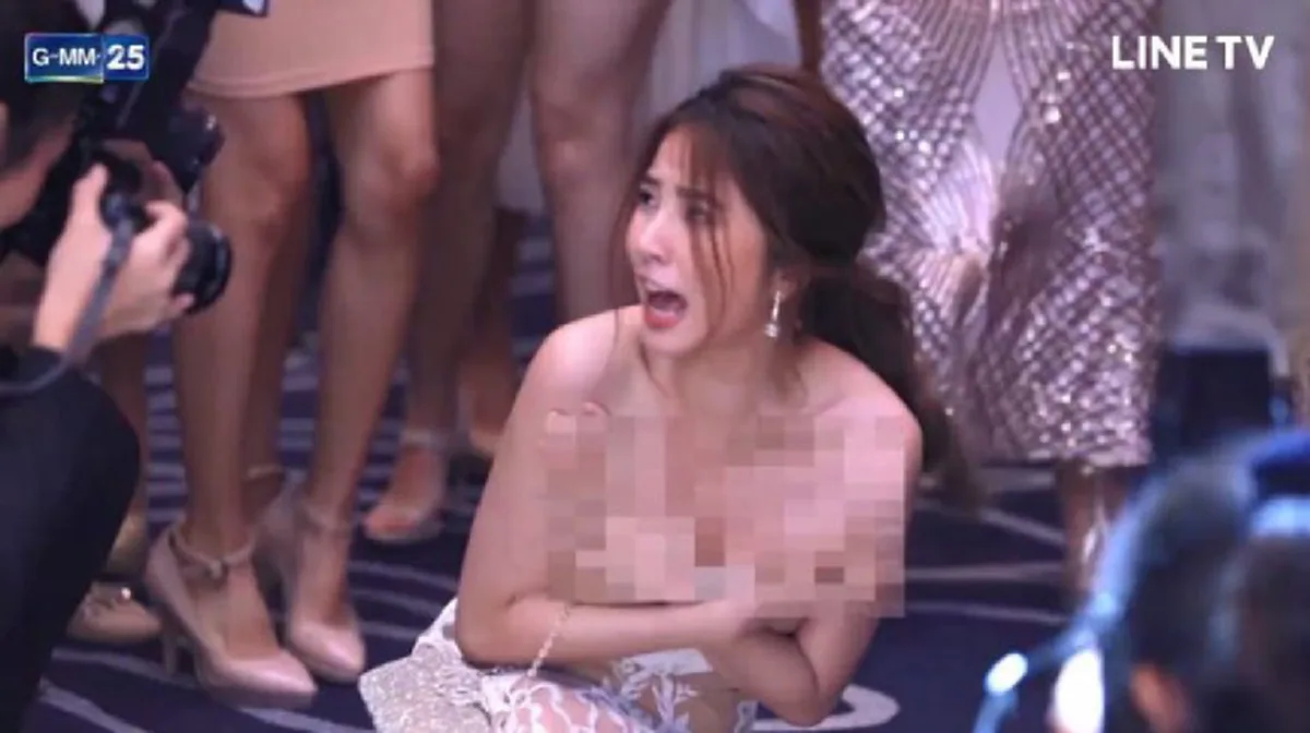 #แตกตื่นกันทั้งงาน!!  “ฝน ฮอร์โมน” งานเข้า “เก็บเต้าไม่เนียน” จนแต๊บหลุด! ทำหนุ่มๆพากันช็อค! ตาถลนกันทุกคน !! (ชมภาพ)