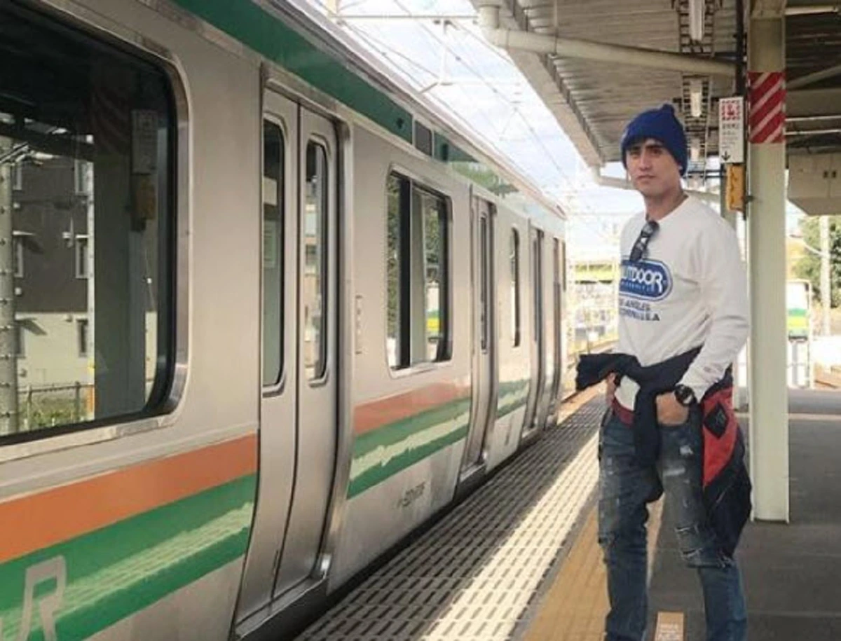 แฟนคลับสงสัย "ต๊ะ พิภู" ทำอะไร หลังไม่อ่านข่าว? ความจริงปรากฏแล้ว!!! (ชมภาพ)