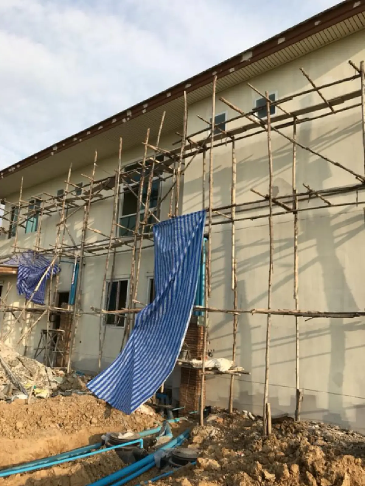 #เวอร์วังอลังการ!! เปิดบ้าน “จ๊ะ อาร์สยาม” สุดปลื้มปริ่ม ใกล้เสร็จแล้ว หลังโหมทำงานอย่างหนัก เพื่อครอบครัว !! (ชมภาพ)