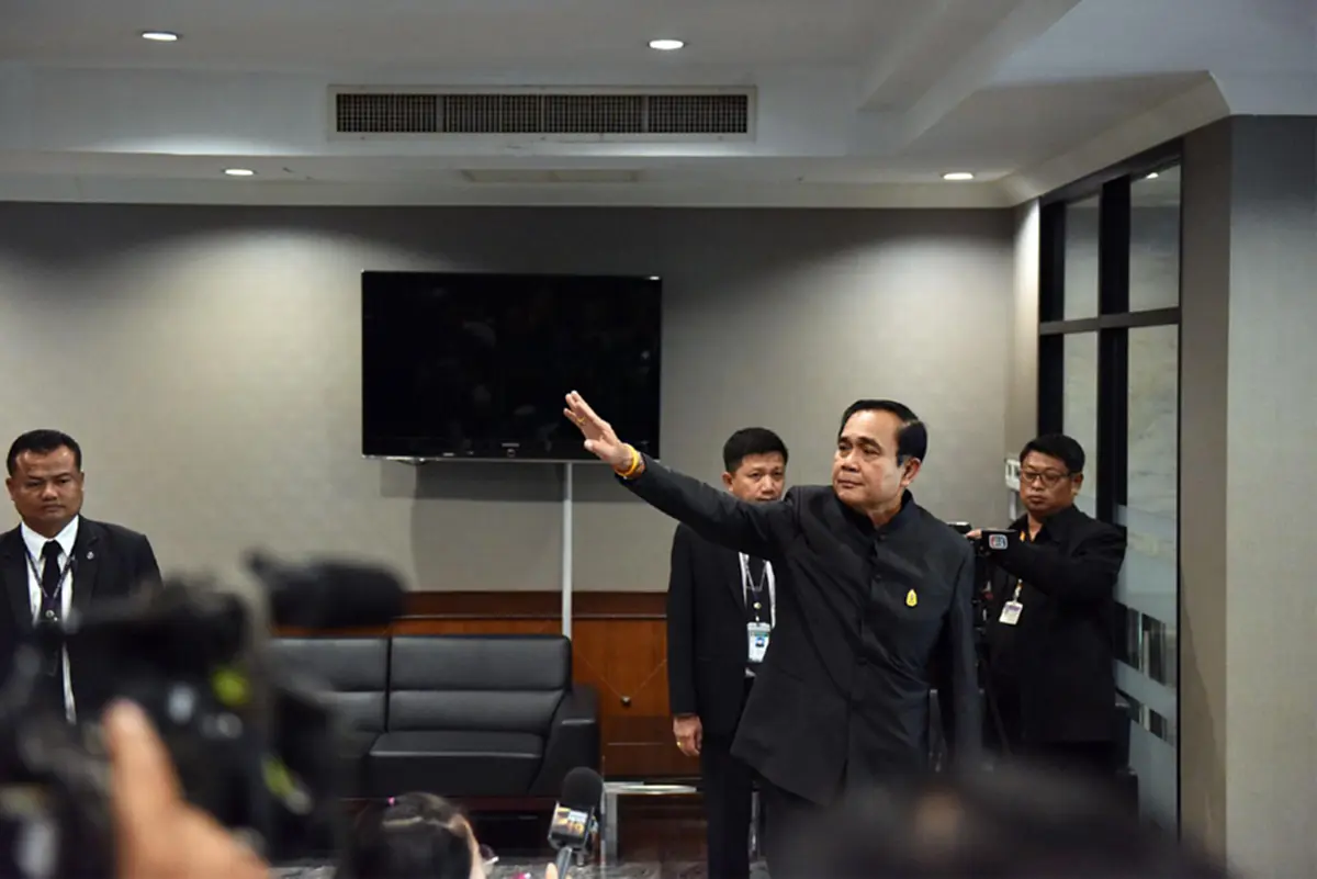 พรรคทหาร…ไม่ใช่ทางเลือกของ "พล.อ.ประยุทธ์" !!!