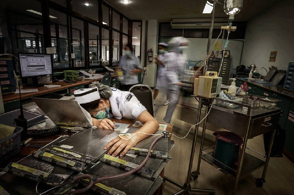 ณ.แผนกฉุกเฉิน ของรพ. !!!!  พยาบาลไทยวันนี้ โพสต์เหตุการณ์การเจ็บป่วยกระทันหันของพยาบาล ... ชินใจไปแล้ว