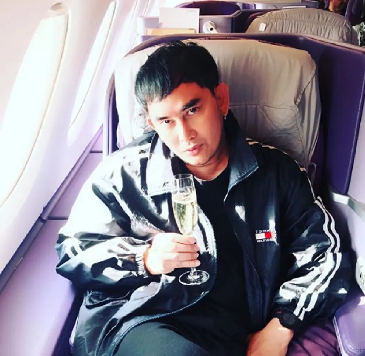 #สายเปย์ตัวแม่!! “พชร์ อานนท์” ใจป้ำ! เตรียมจะพา “ปืน” ไปศัลยกรรมหน้าใหม่ ที่เกาหลีเร็วๆนี้ บอกเลยต้องเกิดแน่นอน !! (ชมภาพ)