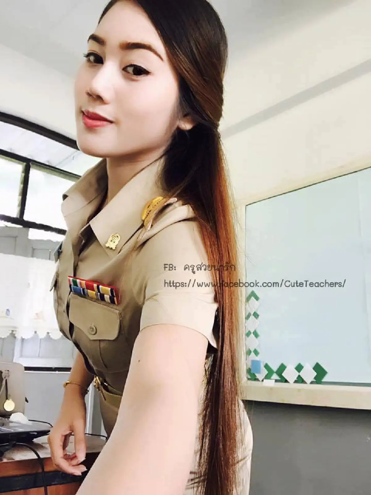 แชร์สนั่นโซเชียล! ต้อนรับ "วันครู" ปี 2561 กับ 20 ภาพ ครูสาวสุดน่ารัก