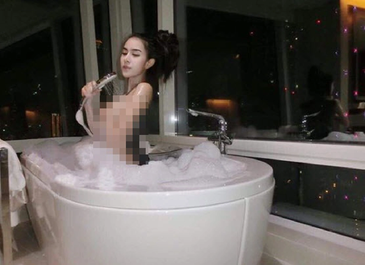 **ถึงกับตาถลน !!! เผยภาพล่าสุด "แอมมี่ บอกรักผัว" หน้าเปลี่ยนทุกไตรมาส ?! แทบจำหน้าเดิมไม่ได้ ?? (ภาพ)