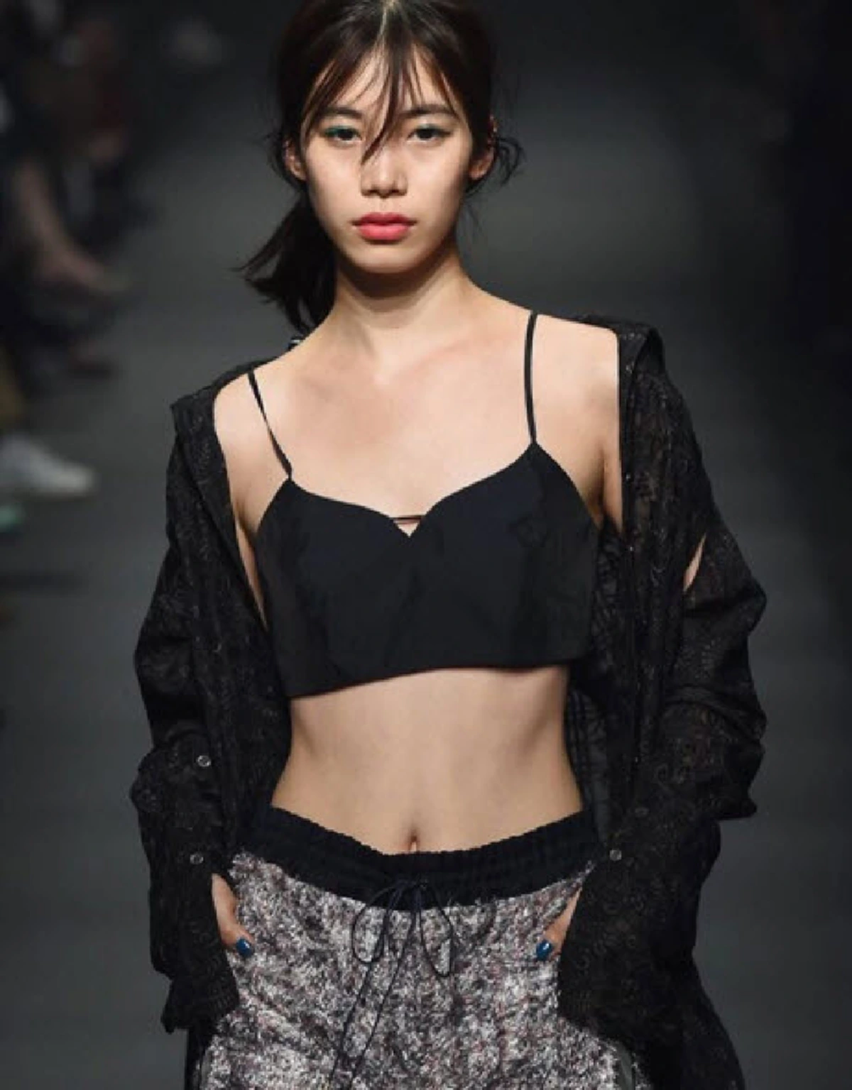 **ฉาวอีกแล้ว !!! เผยโฉมหน้า "นางแบบสาวชื่อดัง" แดนปลาดิบ เจอพิษคลิปหลุดสุดเร่าร้อนกับแฟนหนุ่ม ! ชาวเน็ตกระหน่ำแชร์กันว่อน