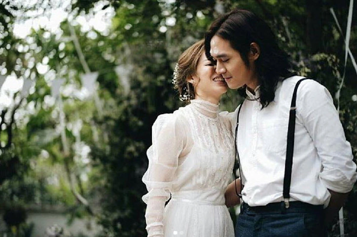 **หวานจนน้ำตาลจืด !!! ส่องภาพบรรยากาศงานแต่ง "มน Room 39" กับแฟนหนุ่มนักดนตรี บอกเลยงานนี้ฟินมาก ! (ภาพ)