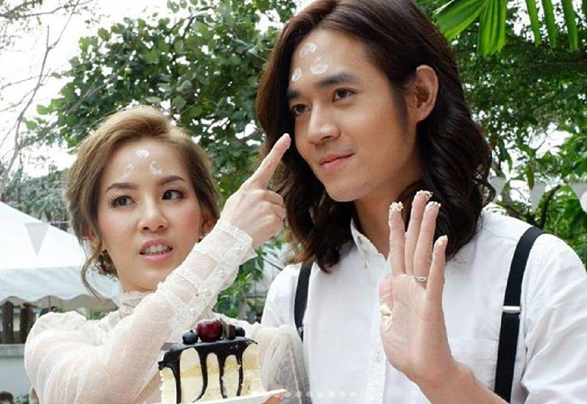 **หวานจนน้ำตาลจืด !!! ส่องภาพบรรยากาศงานแต่ง "มน Room 39" กับแฟนหนุ่มนักดนตรี บอกเลยงานนี้ฟินมาก ! (ภาพ)