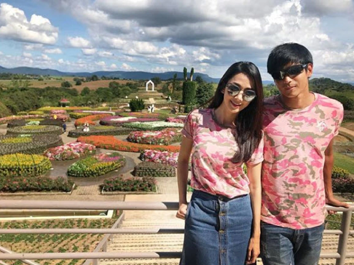 **ไม่ต้องลุ้นอีกต่อไป !!! "ยุ้ย จีรนันท์" เผยข่าวดี พร้อมควงแฟนหนุ่ม "ธัญญ์ ธนากร" ลั่นระฆังวิวาห์แล้วปลายปีนี้ !!