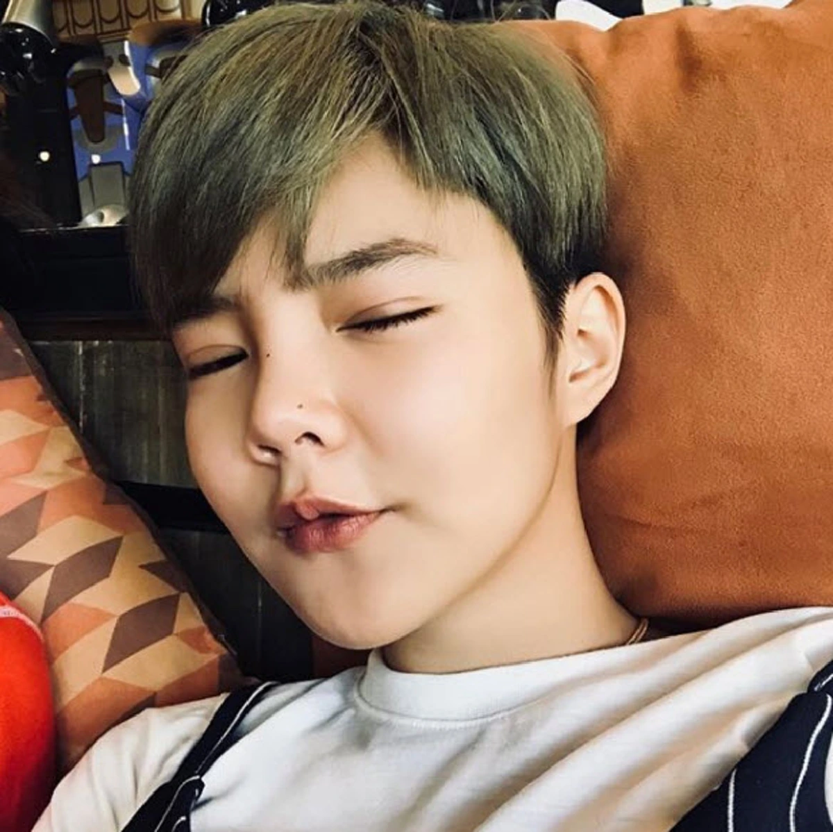 **ชาวเน็ตว่าไง ?? เมื่อนี่คือสภาพล่าสุด "เนย สายธาร" หลังแฟนหนุ่ม "เก่ง ลายพราง" ถูกตัดสินจำคุก ! เปลี่ยนไปจนแทบไม่เหลือเค้าเดิม ?