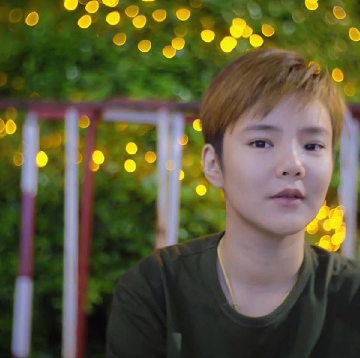 **ชาวเน็ตว่าไง ?? เมื่อนี่คือสภาพล่าสุด "เนย สายธาร" หลังแฟนหนุ่ม "เก่ง ลายพราง" ถูกตัดสินจำคุก ! เปลี่ยนไปจนแทบไม่เหลือเค้าเดิม ?