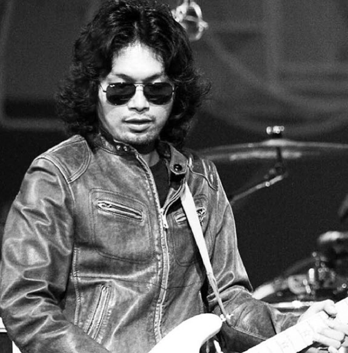 **ละแล้วซึ่งทางโลก !!! ร็อคเกอร์หนุ่ม "เสก โลโซ" ประกาศลั่นกลางเฟซบุ๊ค "ขอลาบวช" เป็นครั้งแรกของชีวิต !!